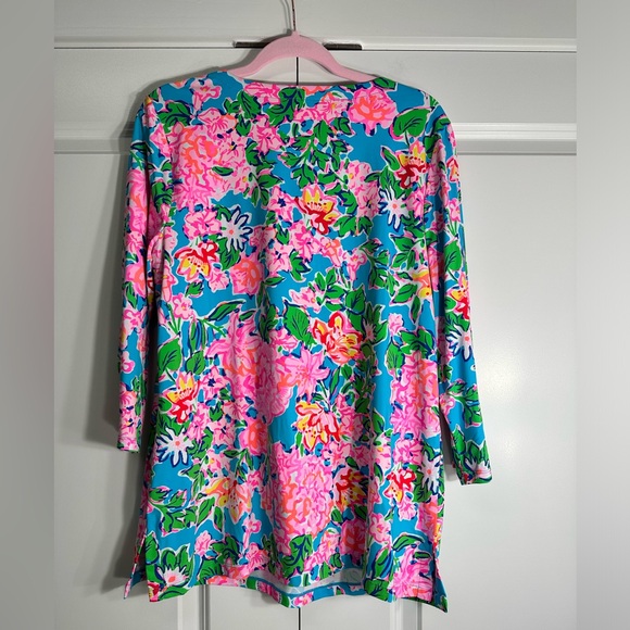 NWT Lilly Pulitzer UPF 50+ Karina Tunic Multi Rose To The Occasion Size XL - Picture 3 of 3